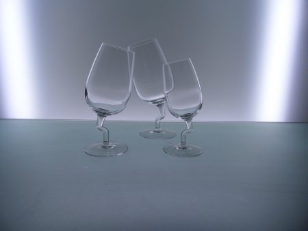 Verre à vin tordu